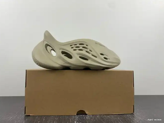 hype RNR Stone Yeezy Adidas Salt Foam GV6840 0606